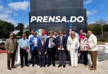 LOS 38 AÑOS DE ACCIÓN MULTIEMPRESARIAL PRINCIPAL OFRENDA FLORAL.