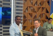 Raúl Corniel, creador del DR OPEN Kitesurfing, reconoce a Iván Ruiz por su compromiso social