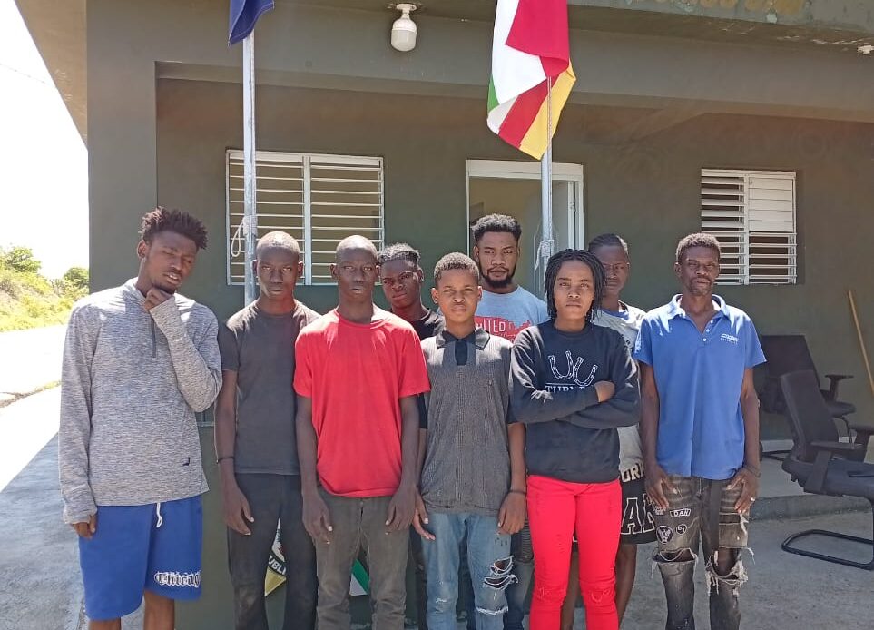 Militares-dominicanos-interceptan-a-grupo-de-indocumentados
