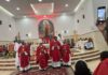 Monseñor Manuel Antonio Ruiz convoca a la Renovación Carismática a ser «luz activa en medio de la oscuridad» durante la Solemnidad de Pentecostés.