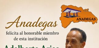 HONROSA DISTINCIÓN A DON ADALBERTO ARIAS.