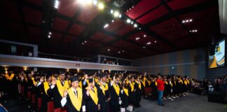 La universidad UNIREMHOS celebró su sexagésima séptima graduación ordinaria con 612 nuevos profesionales; 374 pertenecen a enfermería.