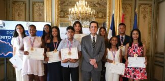 La Embajada dominicana en España reconoce a estudiantes destacados con el XVI Premio al Mérito Escolar 2026.