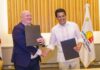 Transportistas, pieza clave del turismo: David Collado firma acuerdo con la ITF para fortalecer la movilidad turística sostenible.