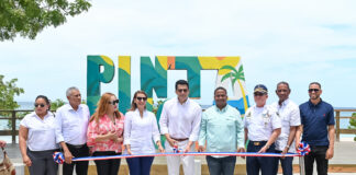 David Collado inaugura parador Fotográfico en Punta Rucia, Puerto Plata.