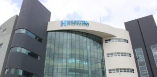 Hospital Ney Arias Lora entrega incentivo por antigüedad a médicos y enfermeras.