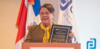 CODOPYME reconoce trayectoria y aportes de Maira Morla Pineda al desarrollo de las MIPYMES.