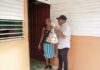 DASAC garantiza alimentación e inicia reparación de techos a familias afectadas por ventarrón en San Juan de la Maguana