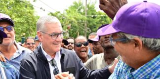 Gonzalo Castillo se compromete a llevar a los hogares de San Pedro de Macorís el agua que hoy se pierde
